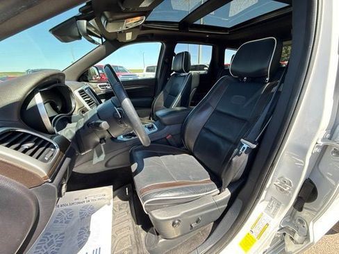 Used 2016 Jeep Grand Cherokee Overland w/ Advanced Technology Group AWD/4WD image 24