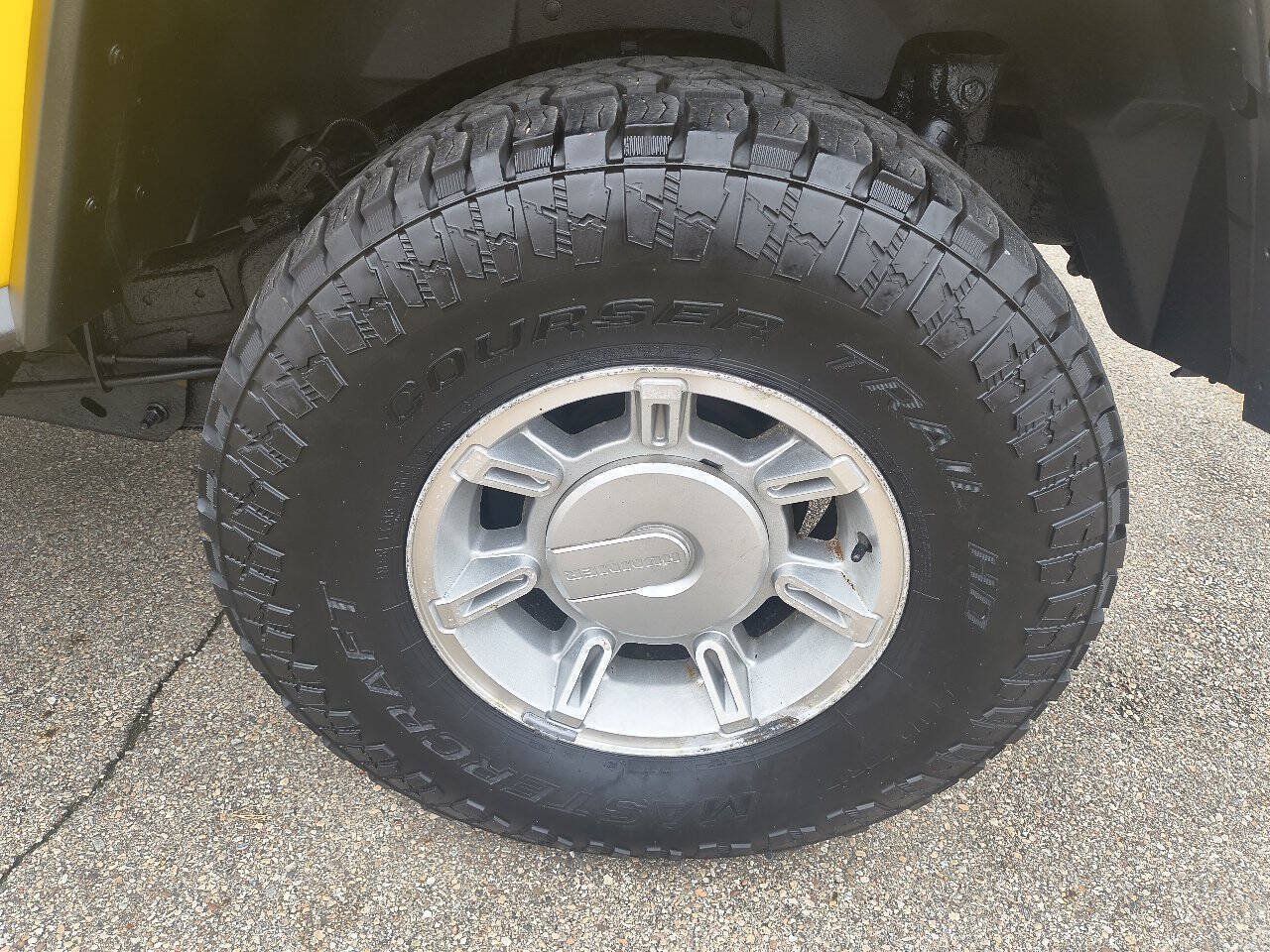 Used 2003 HUMMER H2 w/ Preferred Equipment Group AWD/4WD image 7