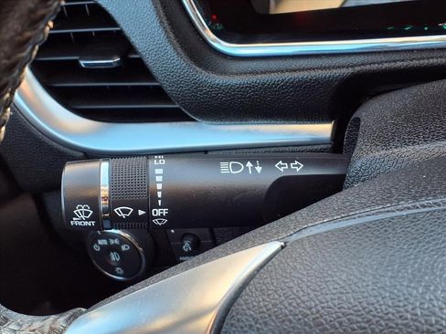 Used 2015 Chevrolet Traverse LT w/ Style and Technology Package image 17