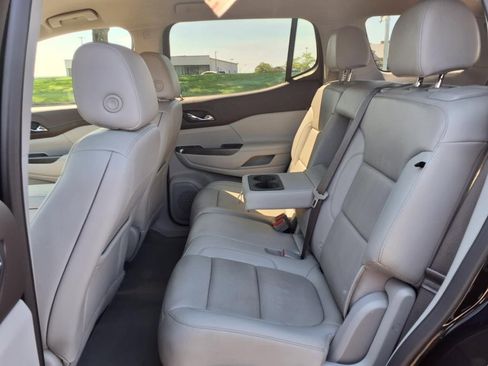 Certified 2023 GMC Acadia SLT image 29