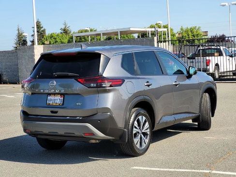 Used 2022 Nissan Rogue SV FWD image 4