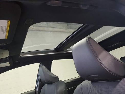 Used 2025 Toyota Camry XSE image 27