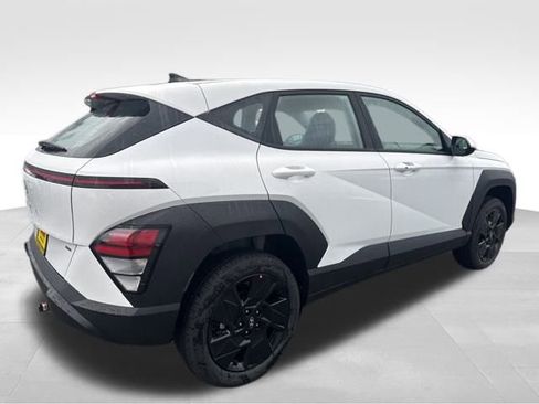 New 2026 Hyundai Kona SE image 7