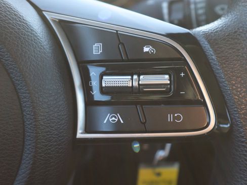 Used 2023 Kia Forte LXS image 16