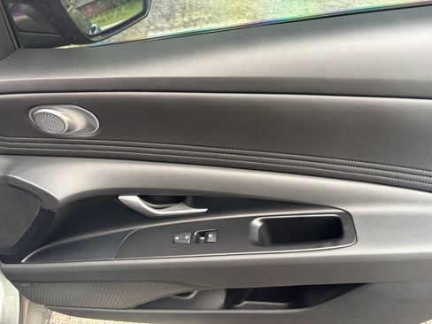 New 2026 Hyundai Elantra Limited FWD image 28