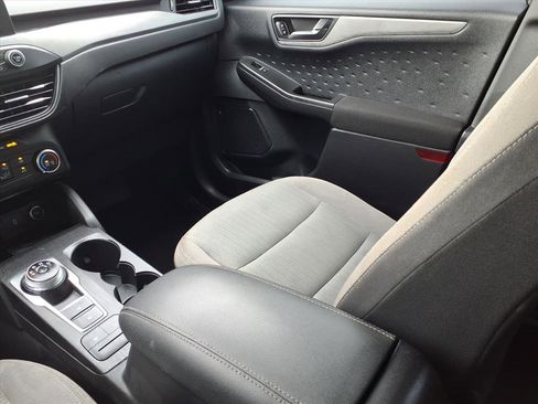 Used 2020 Ford Escape S image 19