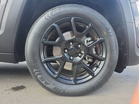 Certified 2020 Jeep Renegade Altitude FWD image 9