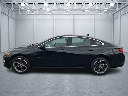 Used 2023 Chevrolet Malibu LT image 2