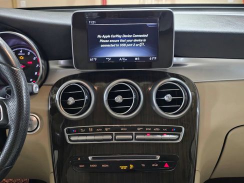 Used 2019 Mercedes-Benz GLC 300 image 16