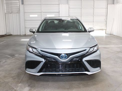 Used 2022 Toyota Camry XSE w/ Navigation Upgrade Package FWD image 3