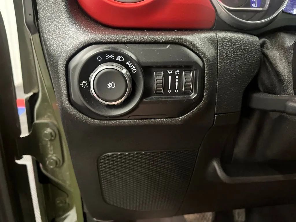 Used 2021 Jeep Wrangler Unlimited Rubicon AWD/4WD image 27