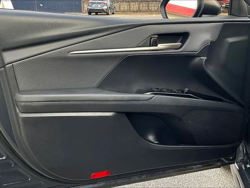 Used 2025 Toyota Camry SE image 21