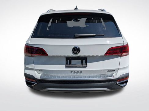 Used 2023 Volkswagen Taos SE w/ Panoramic Sunroof Package AWD/4WD image 5