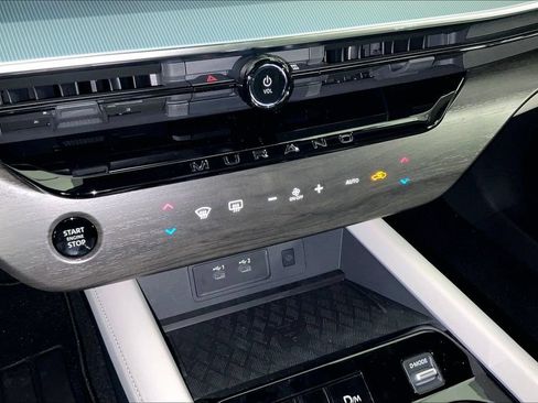 Certified 2025 Nissan Murano SL AWD/4WD image 31