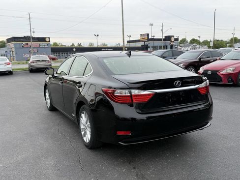 Used 2015 Lexus ES 300h w/ Navigation System Package FWD image 3