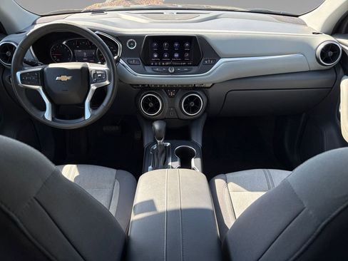 Used 2021 Chevrolet Blazer LT FWD image 2