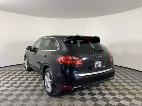 Used 2014 Porsche Cayenne w/ Basic Package image 7