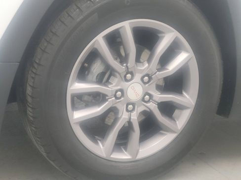 Used 2024 GMC Terrain SLT FWD image 31