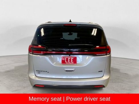 New 2026 Chrysler Pacifica Select w/ S Appearance Package image 5