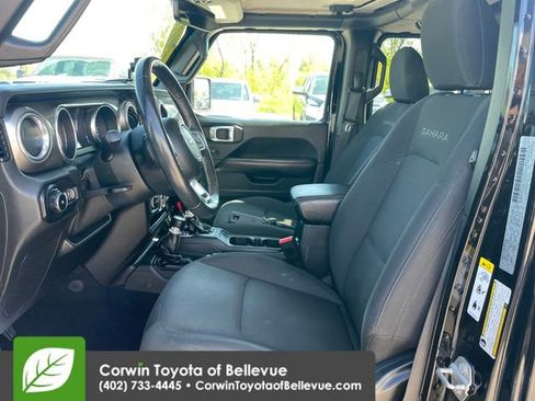 Used 2018 Jeep Wrangler Unlimited Sahara AWD/4WD image 17