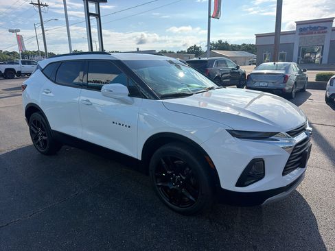 Used 2019 Chevrolet Blazer LT FWD image 3