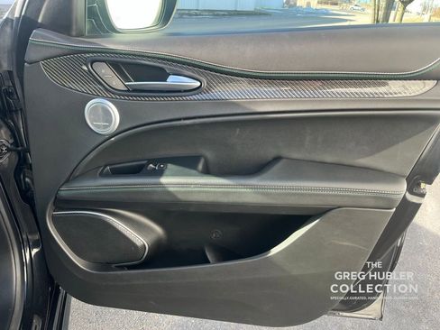 Used 2020 Alfa Romeo Stelvio Quadrifoglio image 16