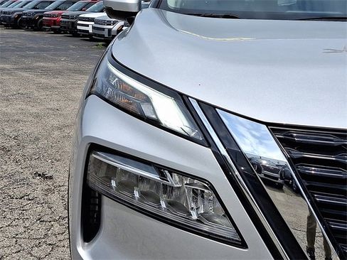 Used 2023 Nissan Rogue SL w/ SL Premium Package image 10