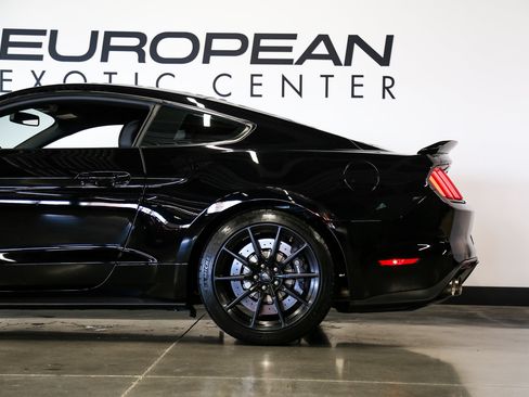 Used 2016 Ford Mustang Shelby GT350 w/ Technology Package RWD image 18