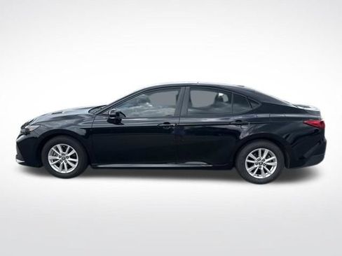 Used 2025 Toyota Camry LE w/ Convenience Package FWD image 2