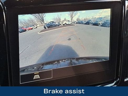 Used 2023 Chevrolet Traverse LT image 13