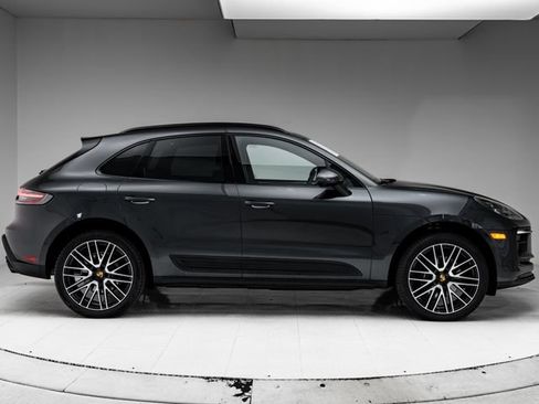 Certified 2026 Porsche Macan AWD/4WD image 32