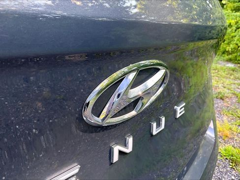 Used 2025 Hyundai Venue SEL FWD image 31