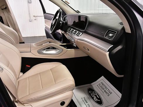 Used 2024 Mercedes-Benz GLS 450 4MATIC image 27