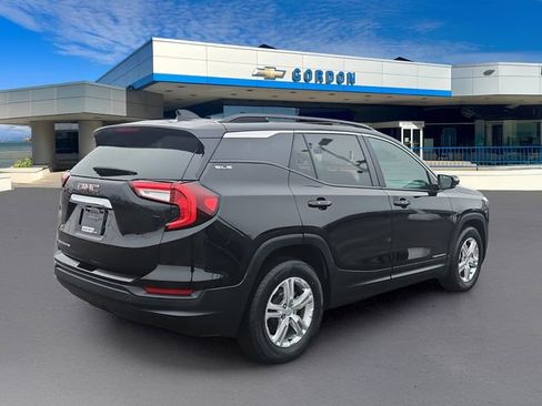 Used 2022 GMC Terrain SLE w/ Driver Convenience Package image 8