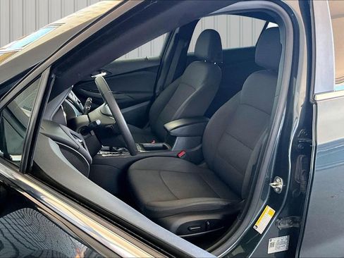 Used 2018 Chevrolet Cruze LT w/ Convenience Package FWD image 13