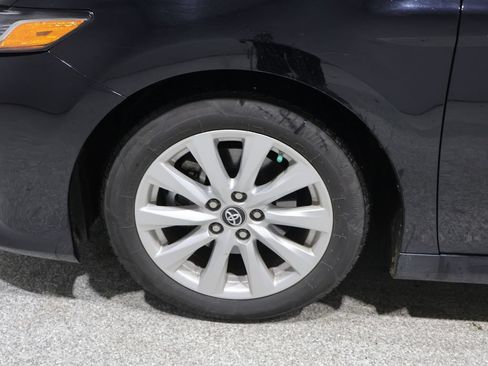 Used 2018 Toyota Camry LE FWD image 8