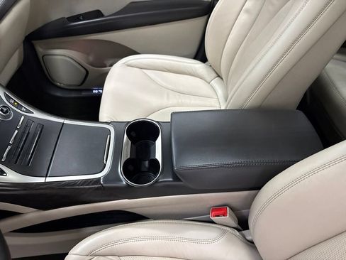 Used 2019 Lincoln Nautilus Select AWD/4WD image 15