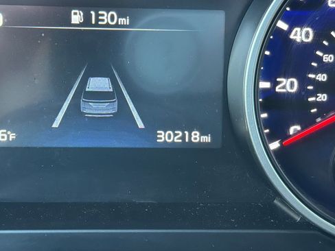 Used 2024 Kia Carnival LX image 23