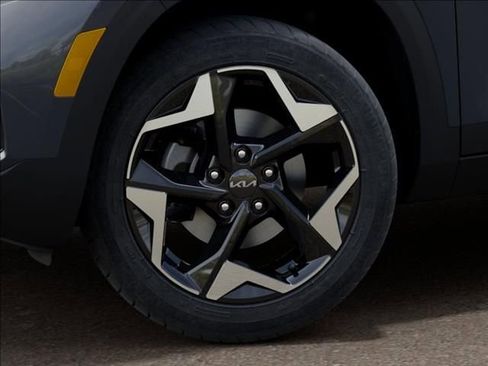 New 2026 Kia Seltos S FWD image 9