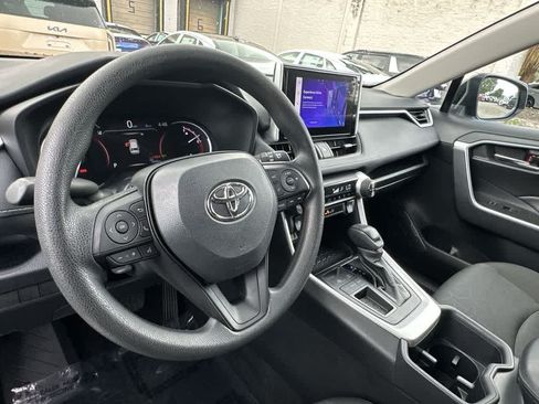 Used 2024 Toyota RAV4 XLE w/ Convenience Package FWD image 20