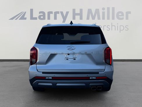 Used 2025 Hyundai Palisade SEL FWD image 4