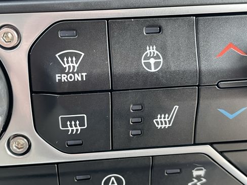 Used 2023 Jeep Wrangler Unlimited Sahara AWD/4WD image 23