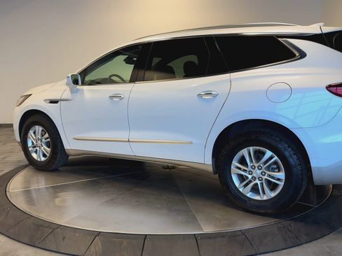 Used 2018 Buick Enclave Essence image 6