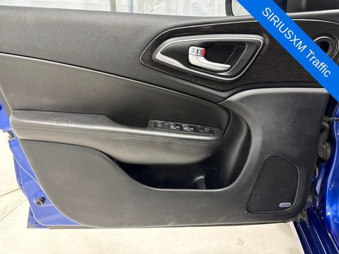 Used 2015 Chrysler 200 C w/ Navigation & Sound Group I image 15