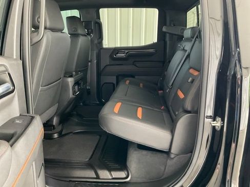 Used 2023 GMC Sierra 1500 AT4 w/ Technology Package AWD/4WD image 18