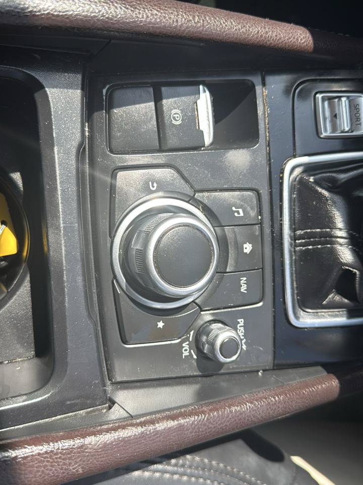 Used 2018 MAZDA MAZDA3 Touring FWD image 26