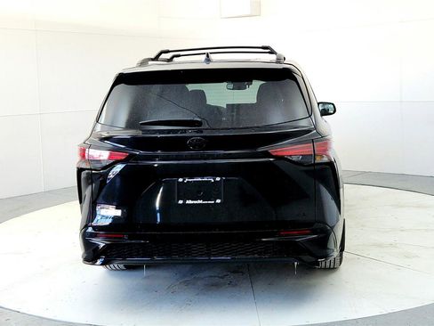 New 2026 Toyota Sienna XSE image 5