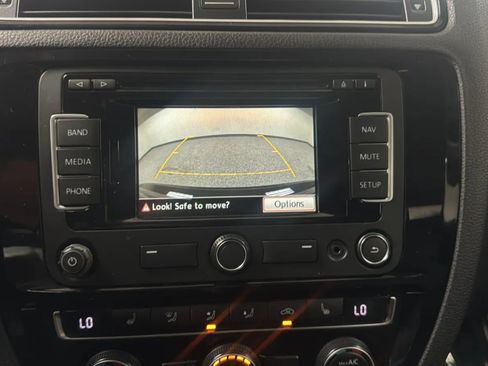 Used 2015 Volkswagen Jetta SEL FWD image 13