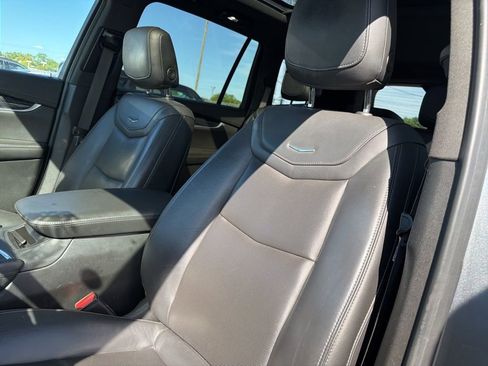 Used 2022 Cadillac XT6 Premium Luxury image 18