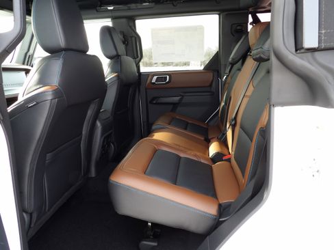 New 2024 Ford Bronco Outer Banks image 13